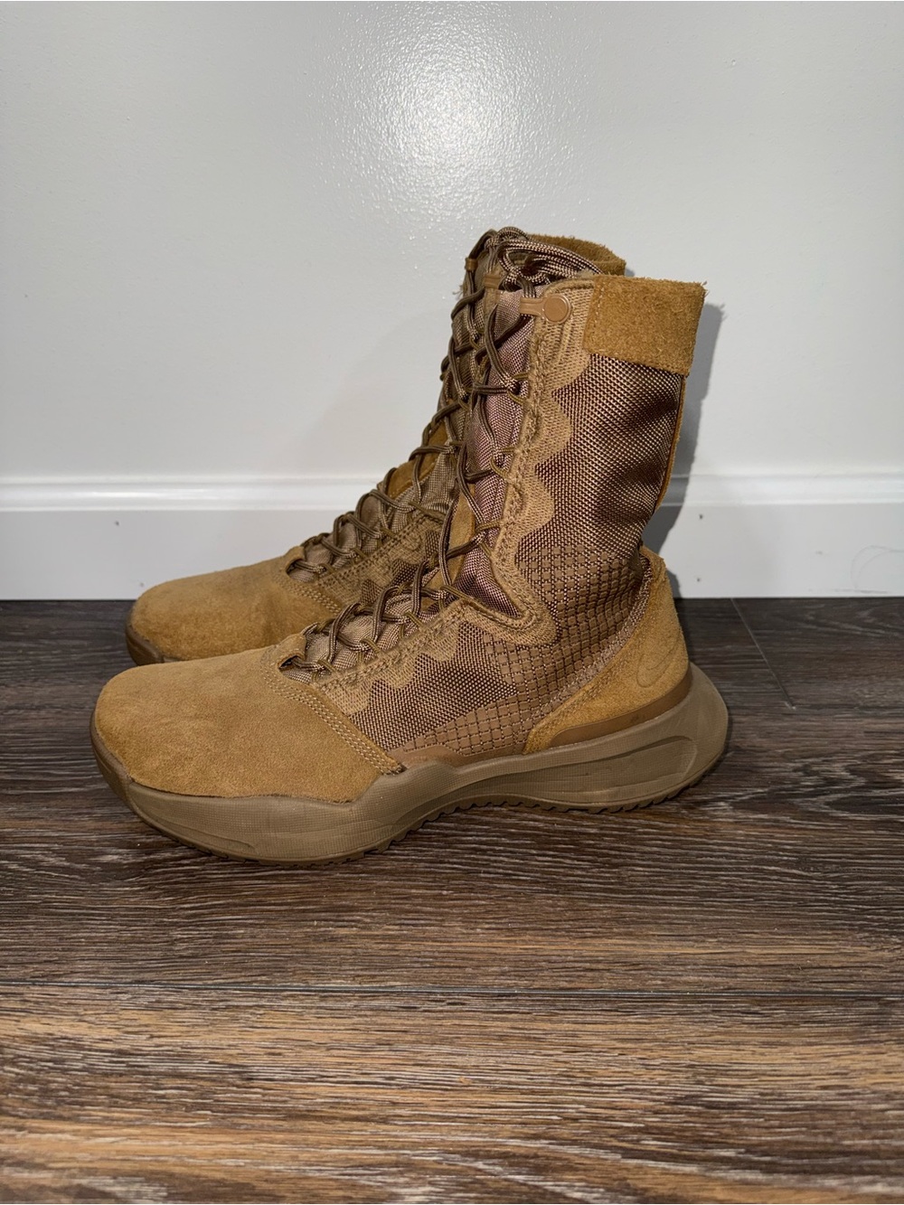 Nike SF881 Tan Tactical Lace-Up Boots